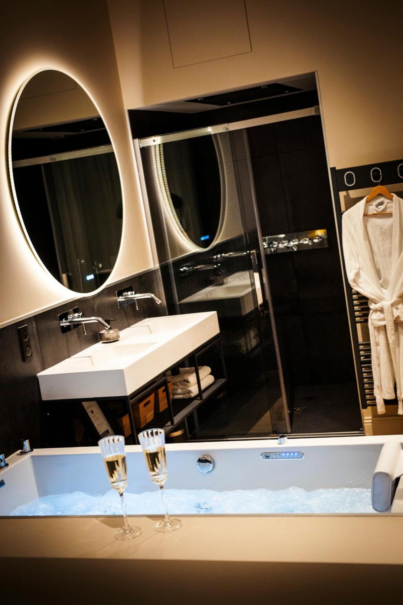 נאנסי Hedone Suite De Luxe Et Spa Privatif מראה חיצוני תמונה
